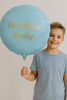 Runder Folienballon, Blau, mit individuellem Aufdruck.